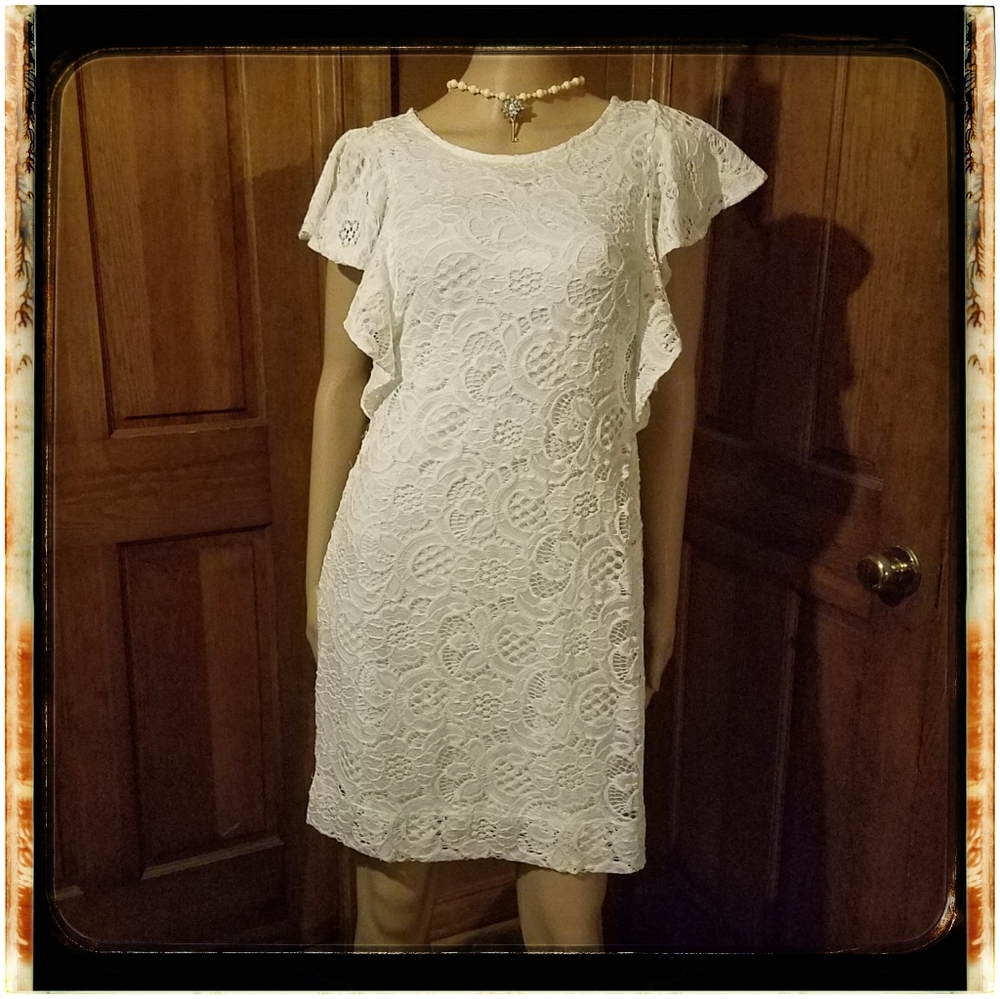 Signature by Robbie Bee Women's Petite Lace Dress